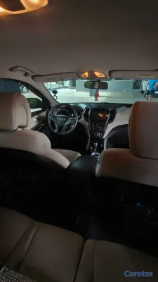2017 Hyundai Santa Fe — foto 2 / 8