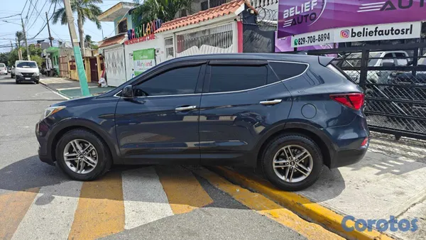 2017 Hyundai Santa Fe — foto 3 / 8