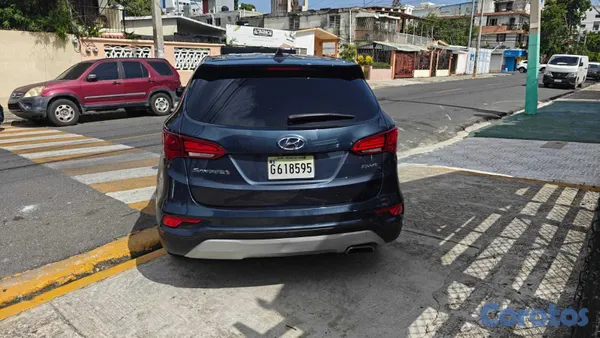2017 Hyundai Santa Fe — foto 5 / 8