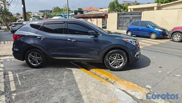 2017 Hyundai Santa Fe — foto 7 / 8