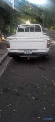 1999 Toyota Hilux — foto 2 / 8