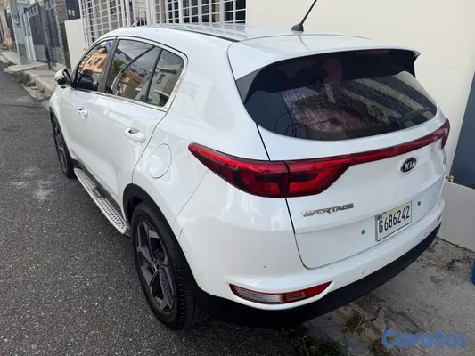 2017 Kia Sportage — foto 3 / 10
