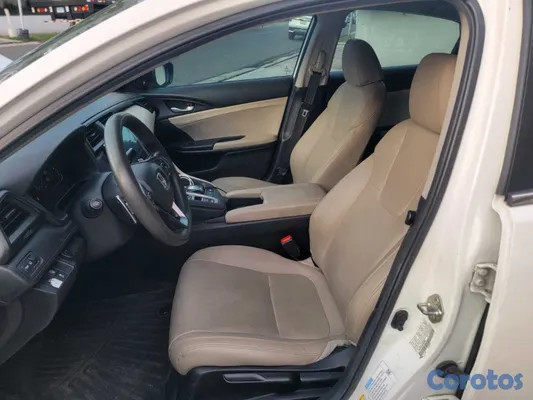 2019 Honda Insight — foto 7 / 9