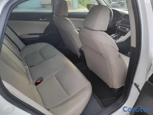 2019 Honda Insight — foto 8 / 9