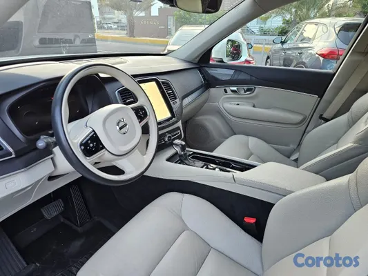 2020 Volvo Xc90 — foto 4 / 5