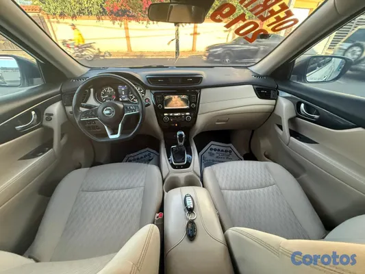 2019 Nissan Rogue — foto 8 / 11