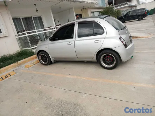 2010 Nissan March — foto 2 / 9