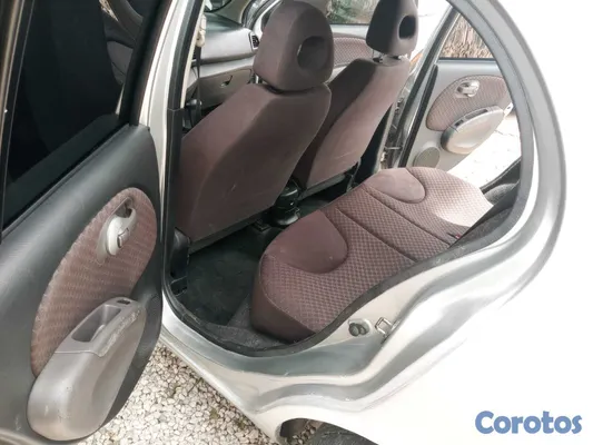2010 Nissan March — foto 3 / 9