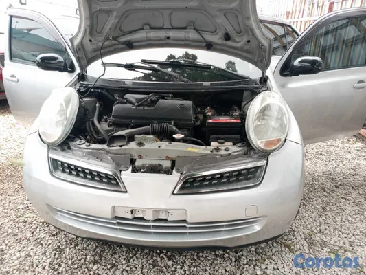 2010 Nissan March — foto 5 / 9
