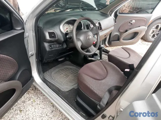2010 Nissan March — foto 8 / 9