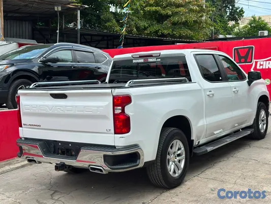 2020 Chevrolet Silverado — foto 2 / 15