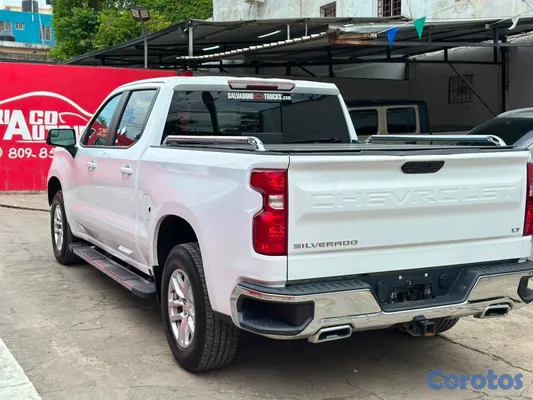 2020 Chevrolet Silverado — foto 6 / 15