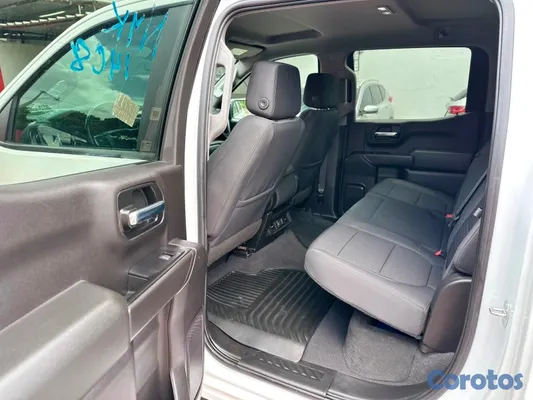 2020 Chevrolet Silverado — foto 9 / 15