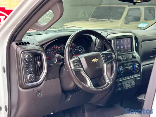 2020 Chevrolet Silverado — foto 12 / 15