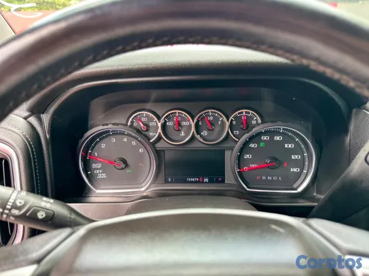 2020 Chevrolet Silverado — foto 13 / 15