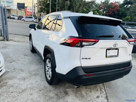 2020 Toyota Rav-4 — foto 4 / 10