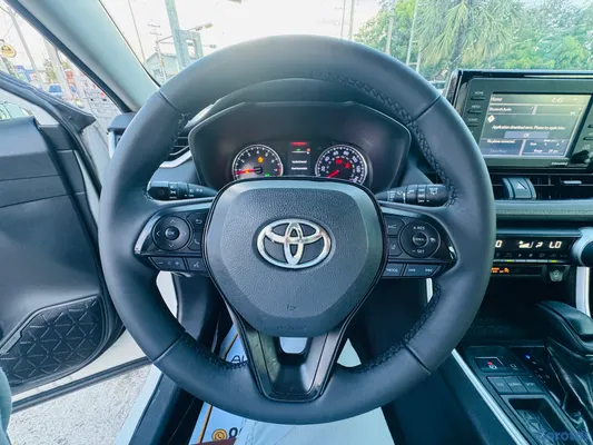2020 Toyota Rav-4 — foto 8 / 10
