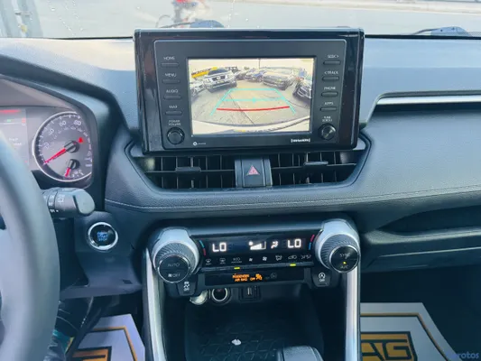 2020 Toyota Rav-4 — foto 9 / 10