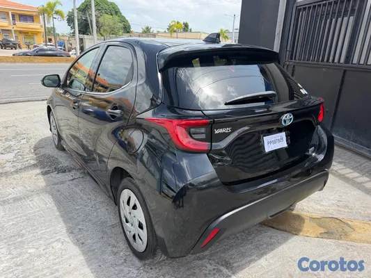 2020 Toyota Yaris — foto 7 / 9