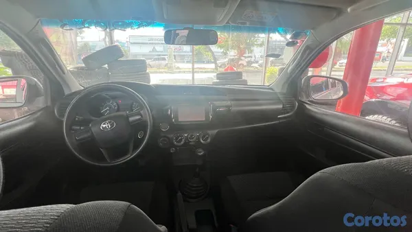 2023 Toyota Hilux — foto 11 / 13