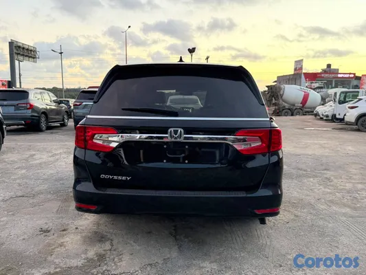 2019 Honda Odyssey — foto 2 / 10