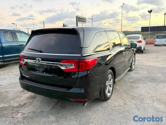 2019 Honda Odyssey — foto 3 / 10