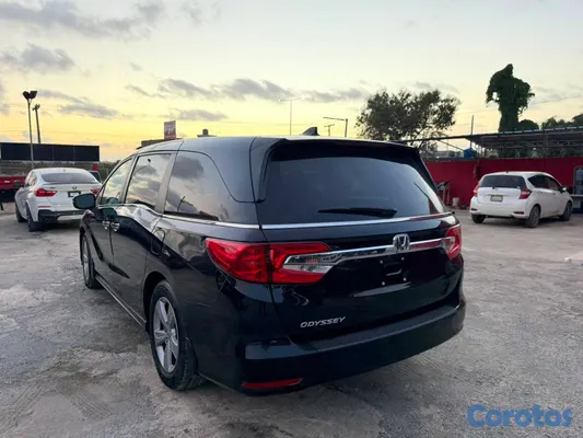 2019 Honda Odyssey — foto 7 / 10