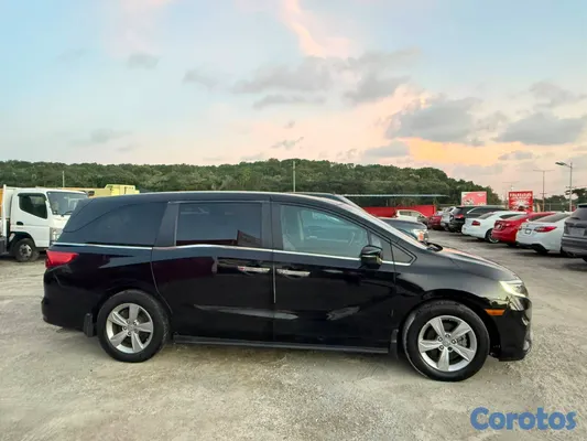 2019 Honda Odyssey — foto 8 / 10