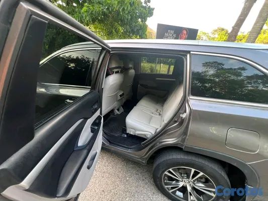 2018 Toyota Highlander — foto 3 / 10