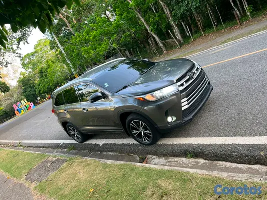 2018 Toyota Highlander — foto 7 / 10