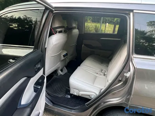 2018 Toyota Highlander — foto 9 / 10