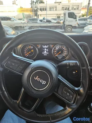 2020 Jeep Gladiator — foto 2 / 8