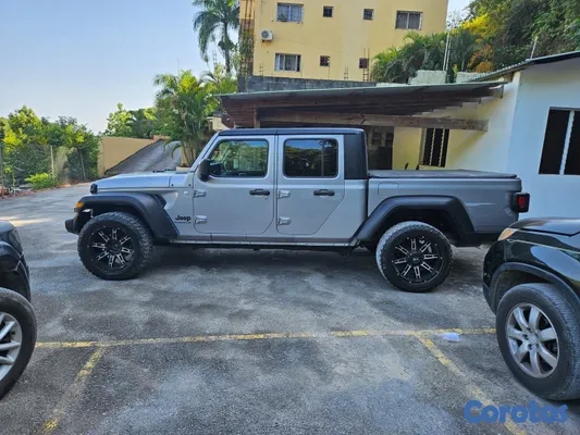 2020 Jeep Gladiator — foto 8 / 8