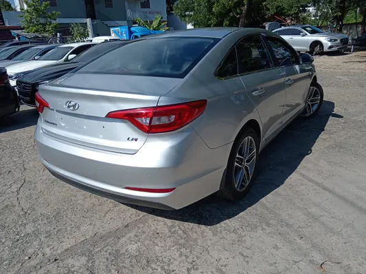 2016 Hyundai Sonata — foto 2 / 10