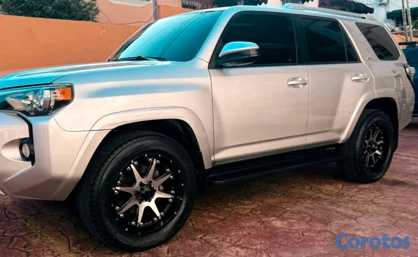 2020 Toyota 4 Runner — foto 6 / 11