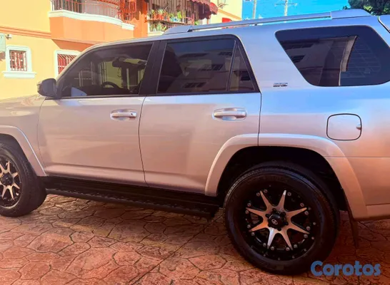 2020 Toyota 4 Runner — foto 11 / 11