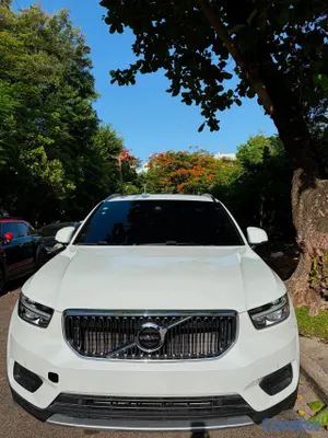 2022 Volvo xc40 momentum T4 — foto 2 / 9