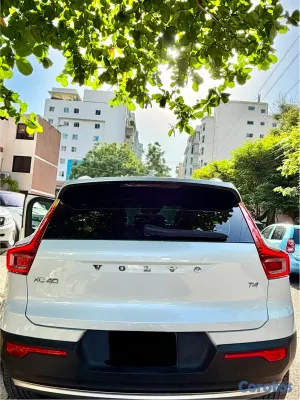 2022 Volvo xc40 momentum T4 — foto 3 / 9