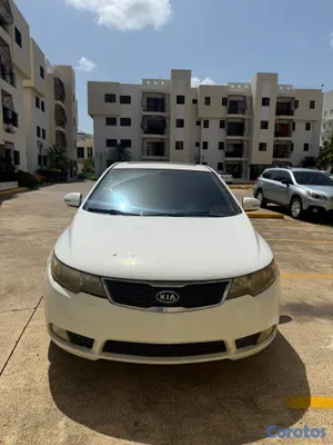 2011 Kia Forte — foto 8 / 18