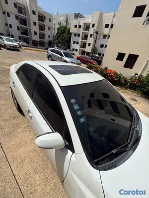 2011 Kia Forte — foto 9 / 18
