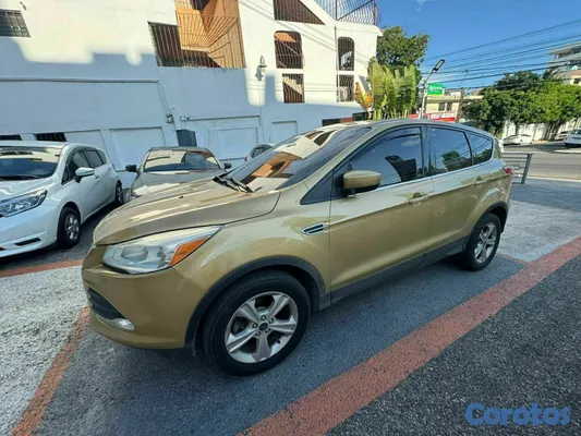 2015 Ford Escape — foto 2 / 10