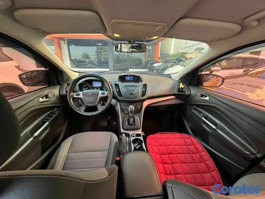 2015 Ford Escape — foto 6 / 10