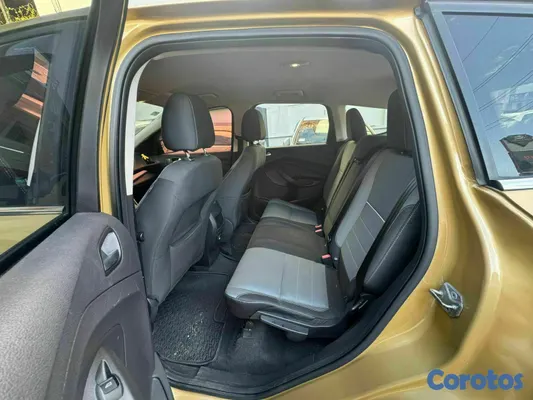 2015 Ford Escape — foto 8 / 10