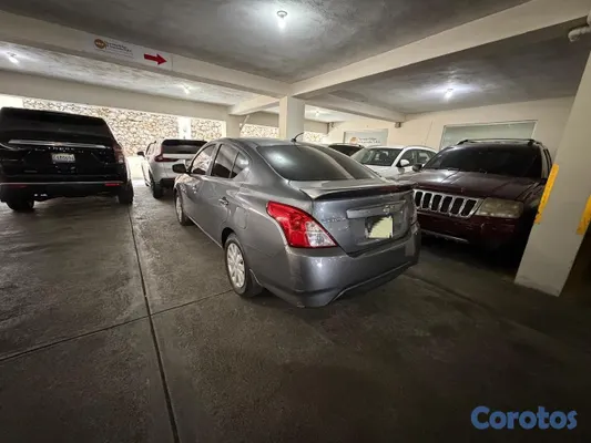 2018 Nissan Versa — foto 6 / 10