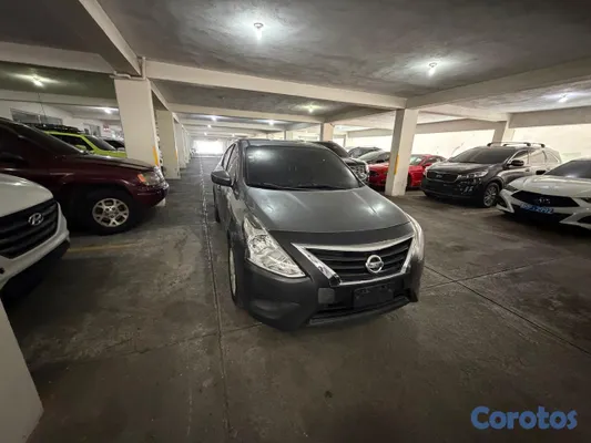 2018 Nissan Versa — foto 9 / 10