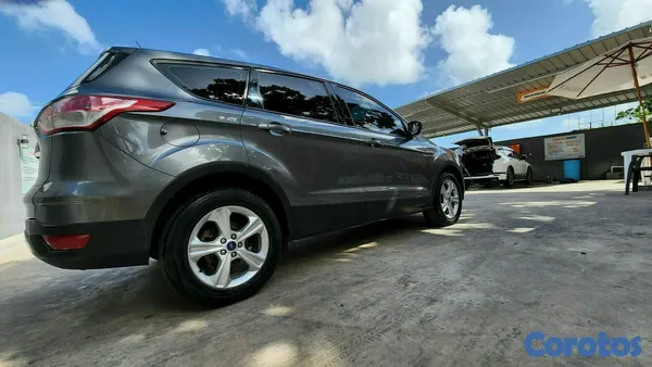 2014 Ford Escape — foto 7 / 10
