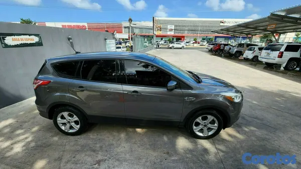 2014 Ford Escape — foto 8 / 10
