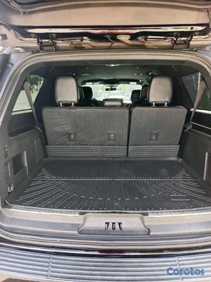 2020 Lincoln Navigator — foto 8 / 10