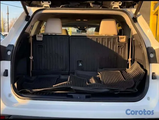 2020 Toyota Highlander — foto 2 / 8