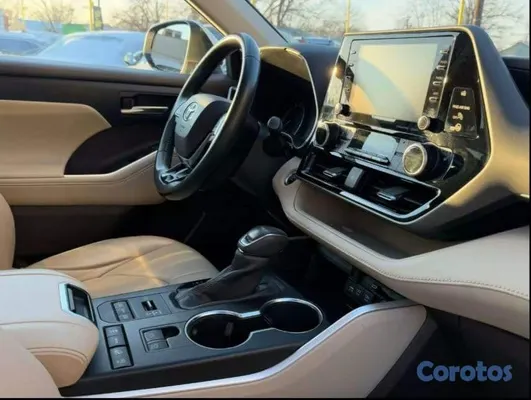 2020 Toyota Highlander — foto 4 / 8
